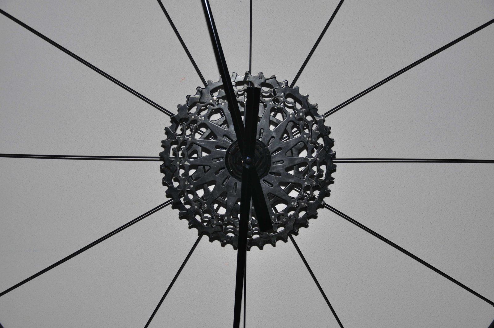 Detail Cycling Clock Fietsklok Upcycle Your Life Art & Design Hubert Van Soest